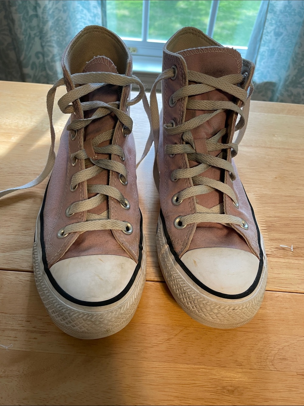 High-Top Converse Sneakers in pink